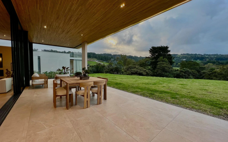 Casa en Envigado en Alto de las Palmas