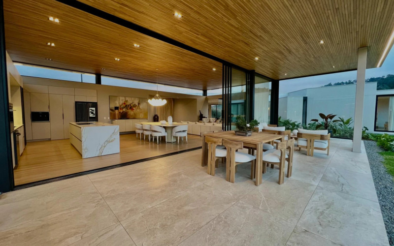 Casa en Envigado en Alto de las Palmas