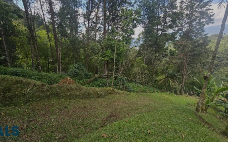 Lote Residencial en Caldas en V. La Miel