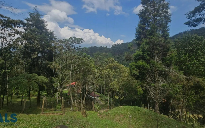 Lote Residencial en Caldas en V. La Miel