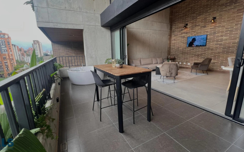 Apartamento en Medellín en Loma de los Parra