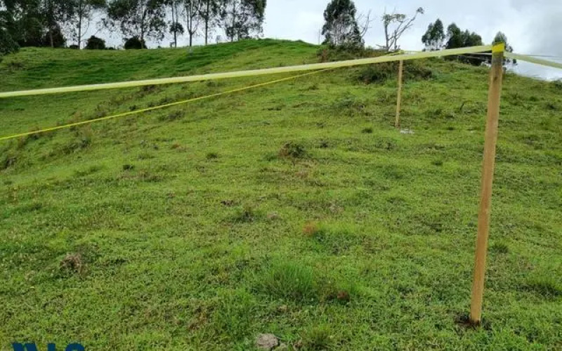Lote Residencial en El Retiro en V. El Chuscal