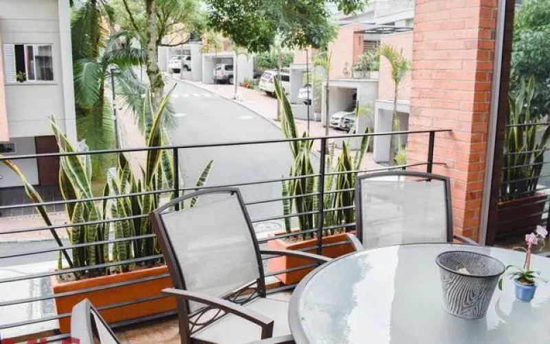 Casa en Medellín en Altos del Poblado