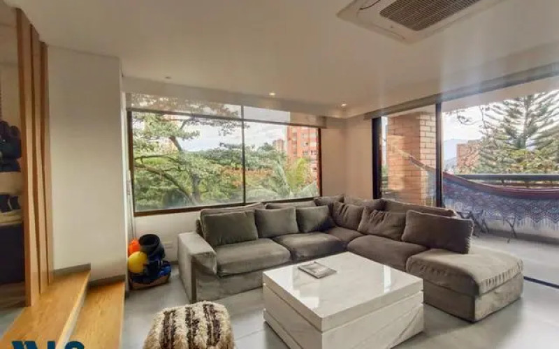 Apartamento en Medellín en Loma Los Gonzalez