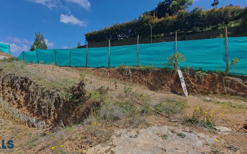 Lote Residencial en El Retiro en Corredor Don Diego