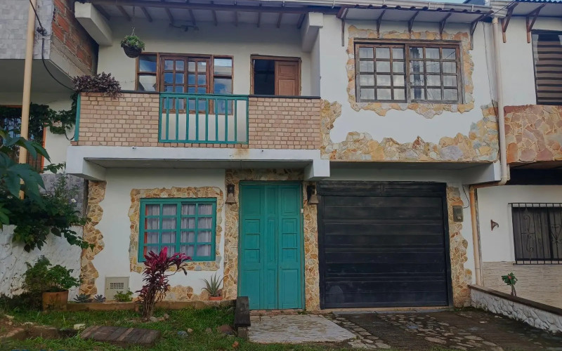 Casa en Caldas en V. Primavera