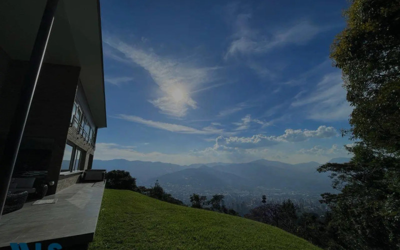 Casa en Medellín en Alto de Las Palmas