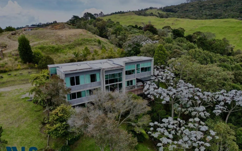 Casa en Envigado en Alto de las Palmas