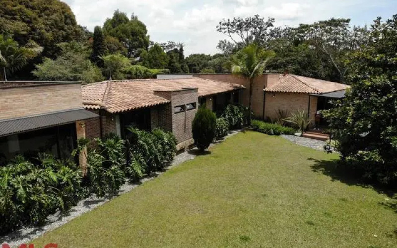 Casa en Envigado en Alto de las Palmas