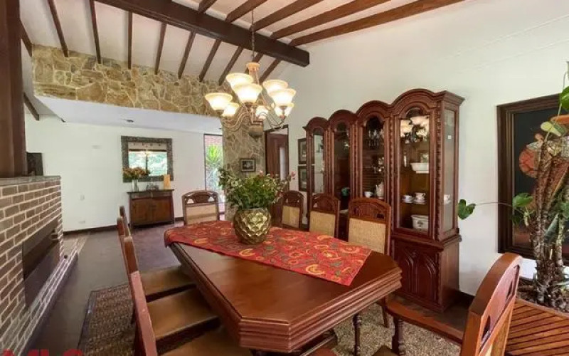 Casa en Envigado en Alto de las Palmas
