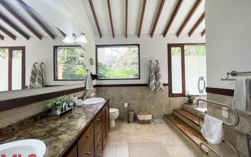 Casa en Envigado en Alto de las Palmas