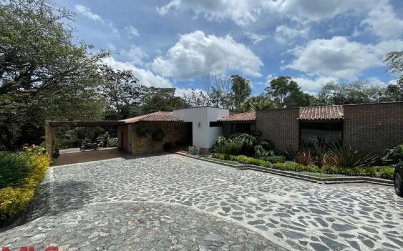 Casa en Envigado en Alto de las Palmas