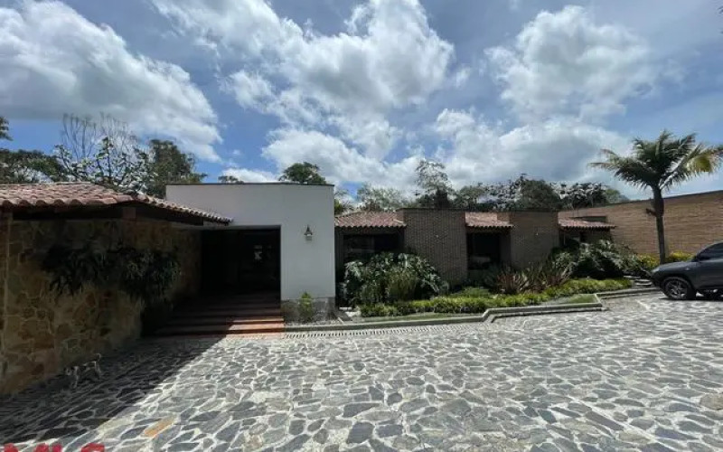Casa en Envigado en Alto de las Palmas