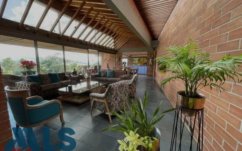 Casa en Envigado en Alto de las Palmas