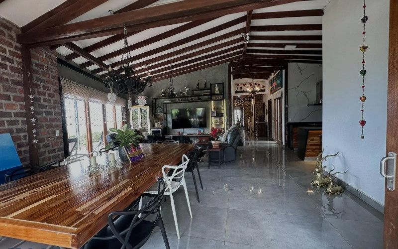 Casa en Sabaneta en Las Lomitas