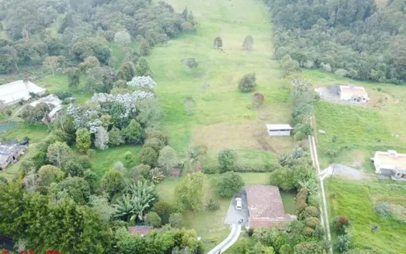 Lote Residencial en Envigado en V. Perico