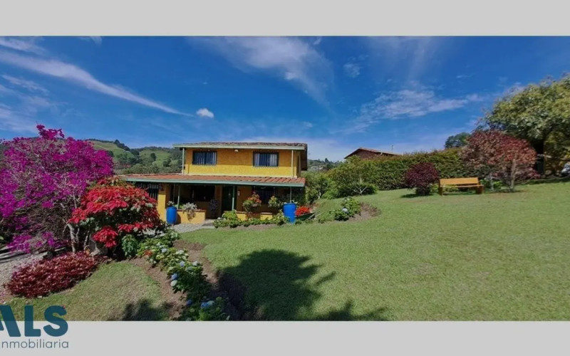 Casa en Copacabana en V. Quebrada Arriba
