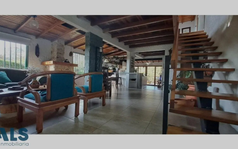 Casa en Copacabana en V. Quebrada Arriba