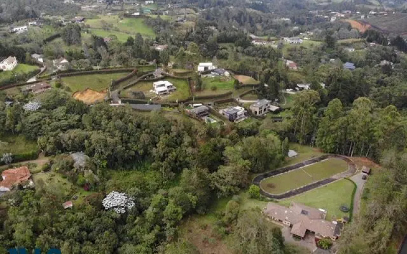 Lote Residencial en Envigado en Alto del escobero (Envigado)
