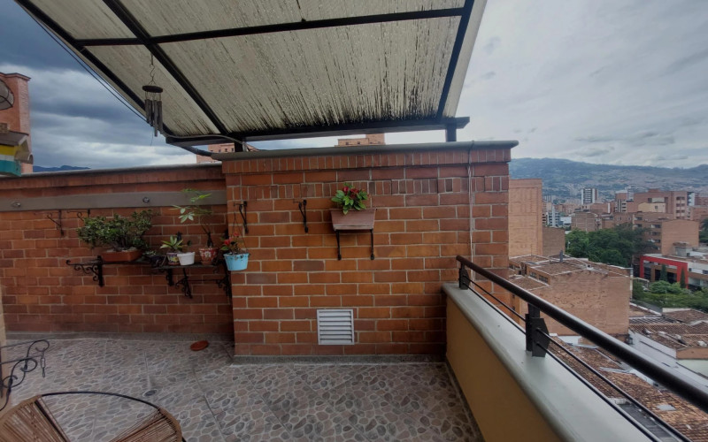 Apartamento en Medellín en Laureles