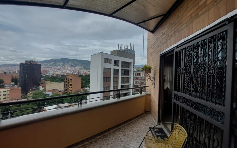 Apartamento en Medellín en Laureles