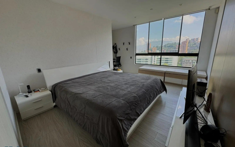 Apartamento en Medellín en Altos del Poblado