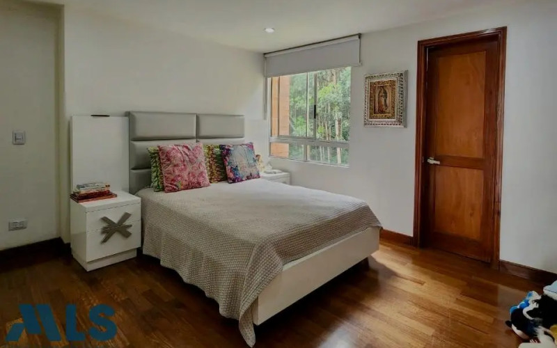 Apartamento en Medellín en Altos del Poblado