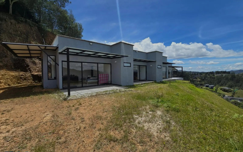 Casa en Envigado en Loma del Escobero