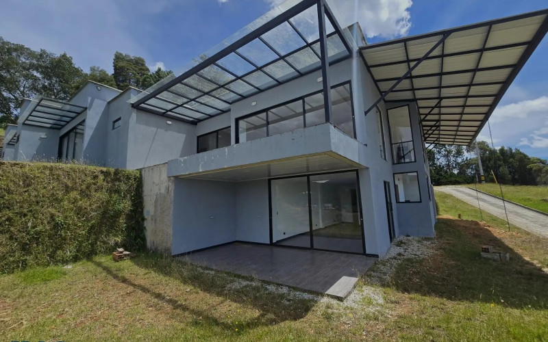 Casa en Envigado en Loma del Escobero