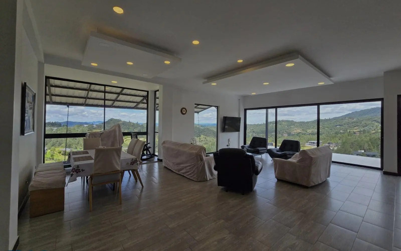 Casa en Envigado en Loma del Escobero