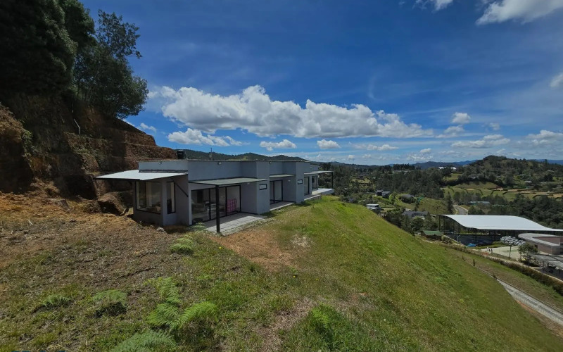 Casa en Envigado en Loma del Escobero