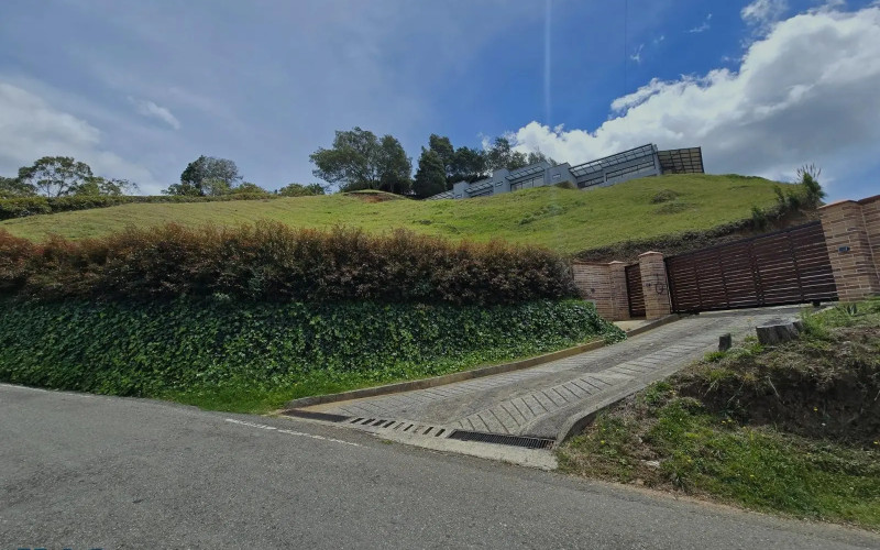 Casa en Envigado en Loma del Escobero