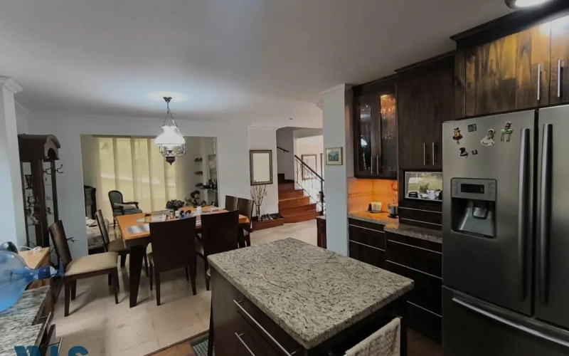 Casa en Sabaneta en Las Lomitas