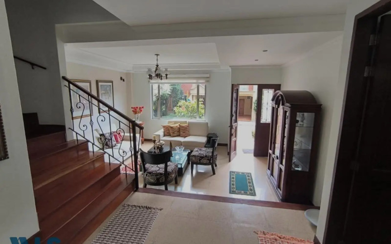 Casa en Sabaneta en Las Lomitas