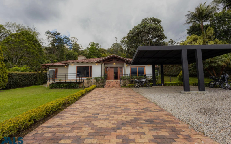 Casa en El Retiro en V. La Fe