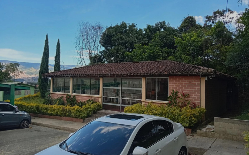 Casa en Medellín en El Rincón