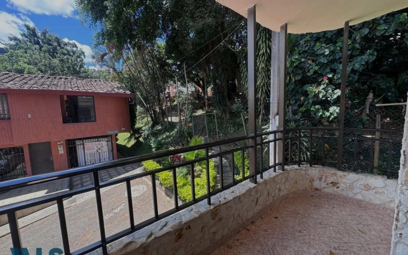 Casa en Envigado en Loma del Barro