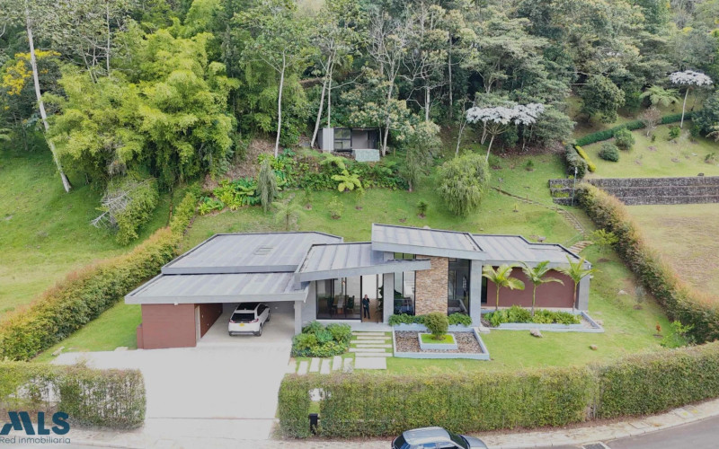 Casa en El Retiro en Corredor Don Diego