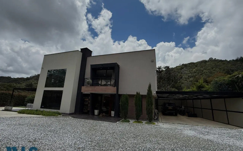 Casa en Envigado en V. Perico