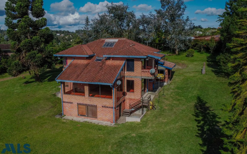 Casa en Santa Elena en Rural