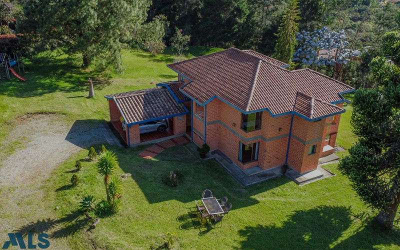 Casa en Santa Elena en Rural