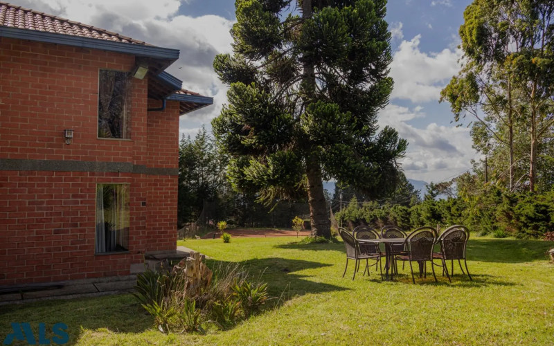 Casa en Santa Elena en Rural