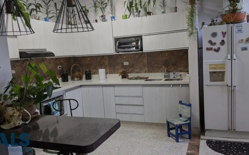 Casa en Medellín en La Castellana