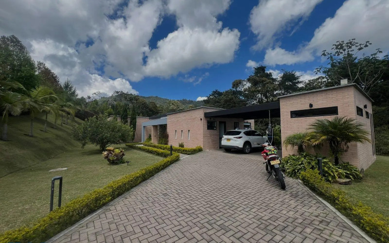 Casa en La Ceja en V. EL Capiro