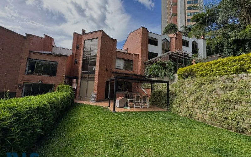 Casa en Medellín en El Poblado