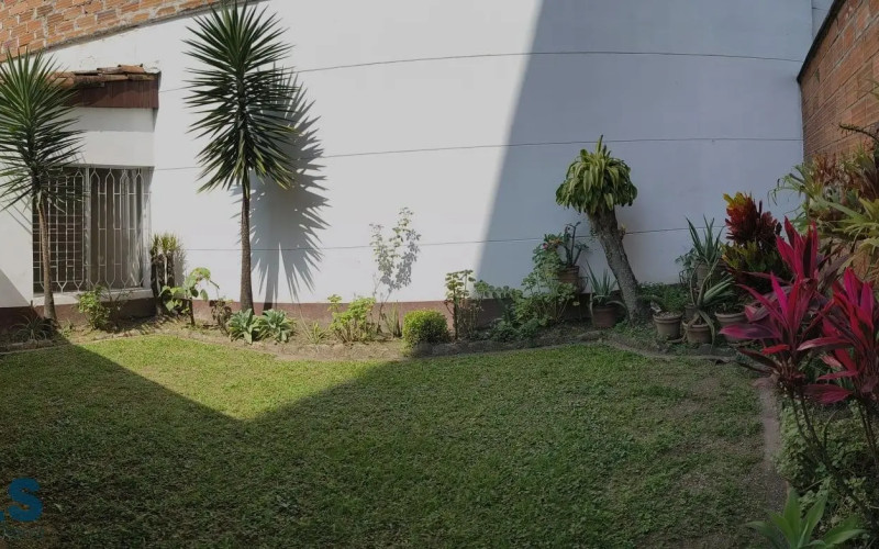 Casa en Medellín en Las Acacias