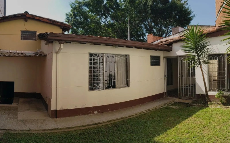 Casa en Medellín en Las Acacias