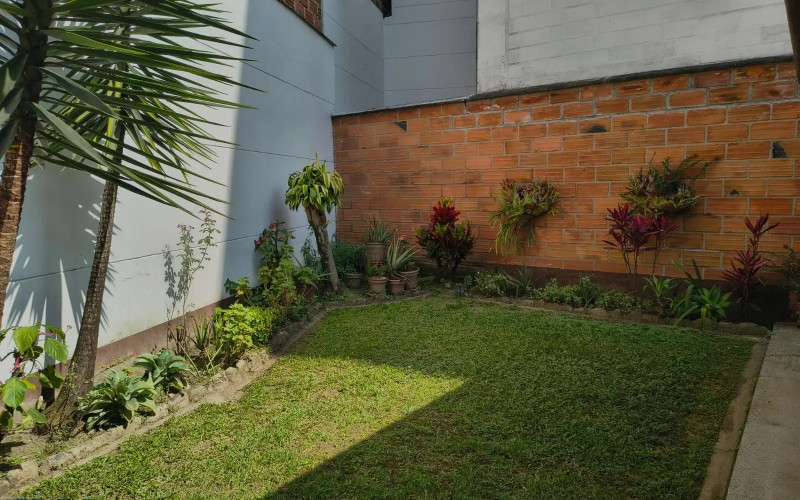 Casa en Medellín en Las Acacias