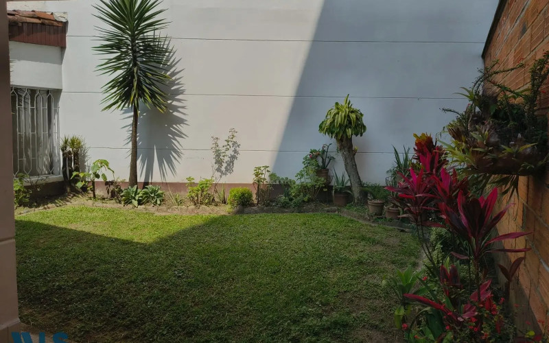 Casa en Medellín en Las Acacias