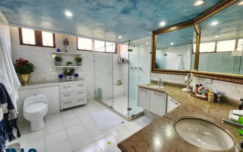 Apartamento en Medellín en El Tesoro